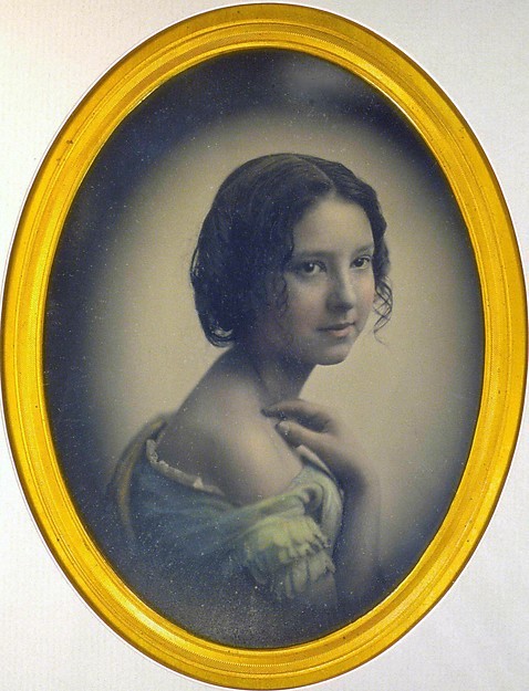 Dagerotyp z naniesionym kolorem: Portret młodej dziewczyny ze studia Southworth and Hawes datowany na  1850 rok